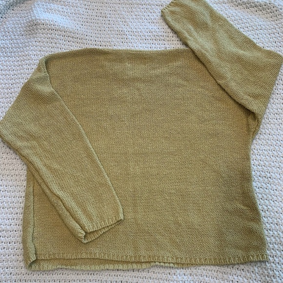 Chico’s Design Women’s Yellow Knit Sweater
No Fabric/Size Tag- See Measurements - Picture 5 of 6